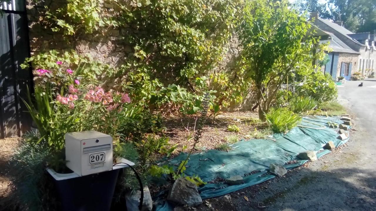 Bienvenue Chez Joelle Et Andre Au 207 Bed and Breakfast Balaze Εξωτερικό φωτογραφία